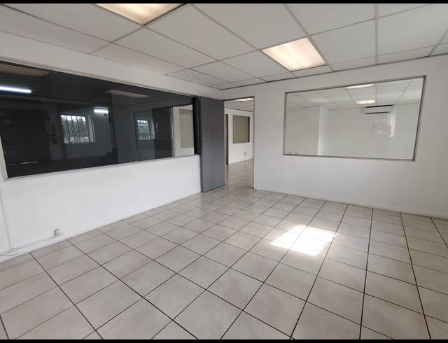 484M² WAREHOUSE TO LET IN DRIEHOEK